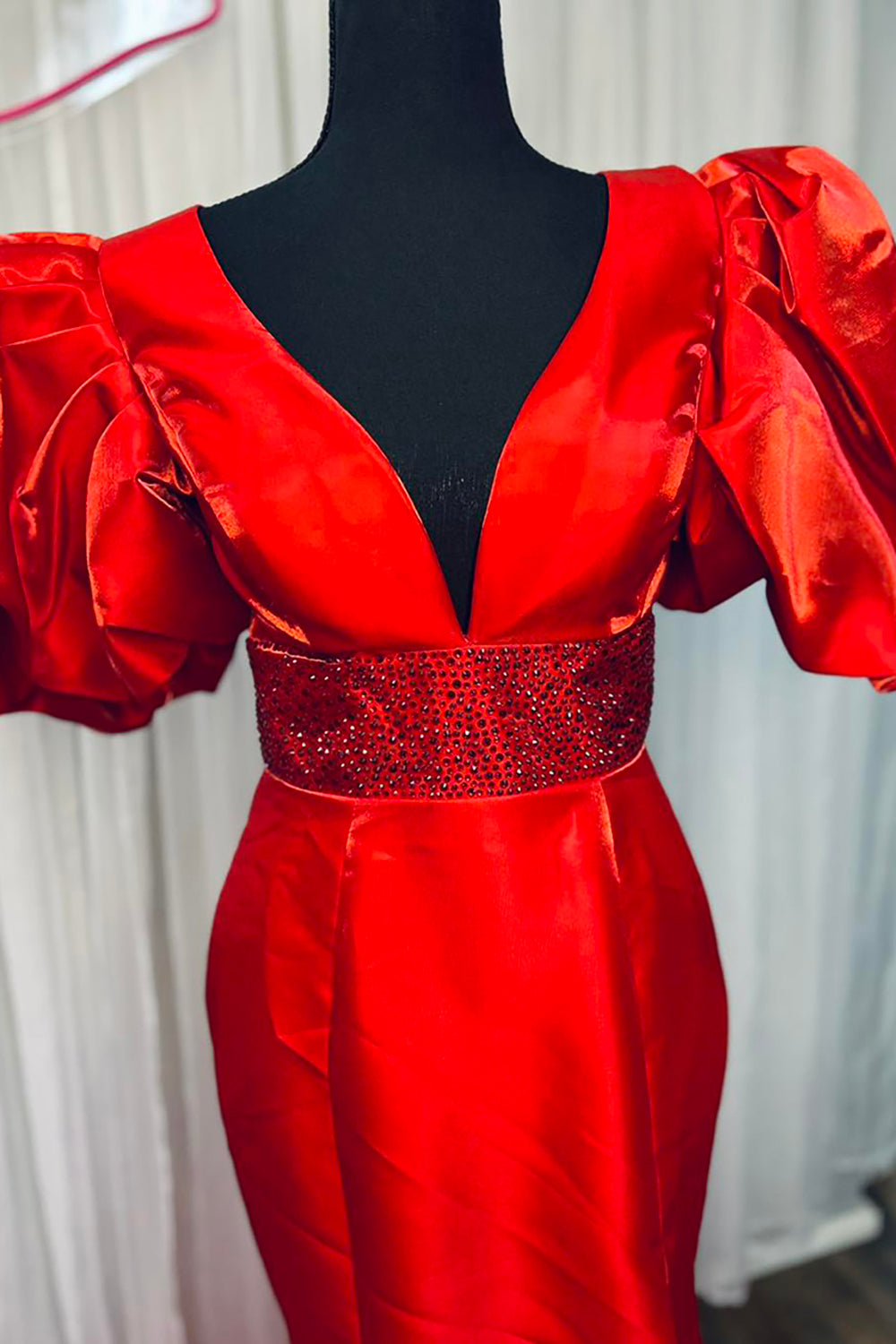 Long Red Prom Dress with V Neck Mermaid Cut Puff Sleeves and Slit