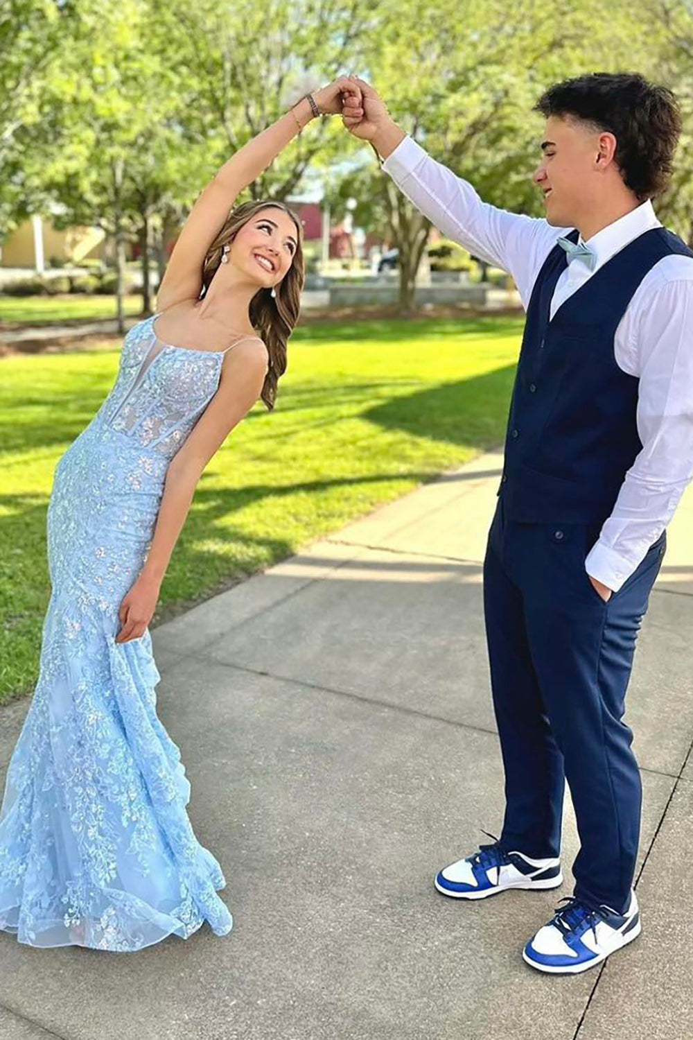 Long Corset Prom Dress with Blue Spaghetti Straps and Mermaid Sequins Applique