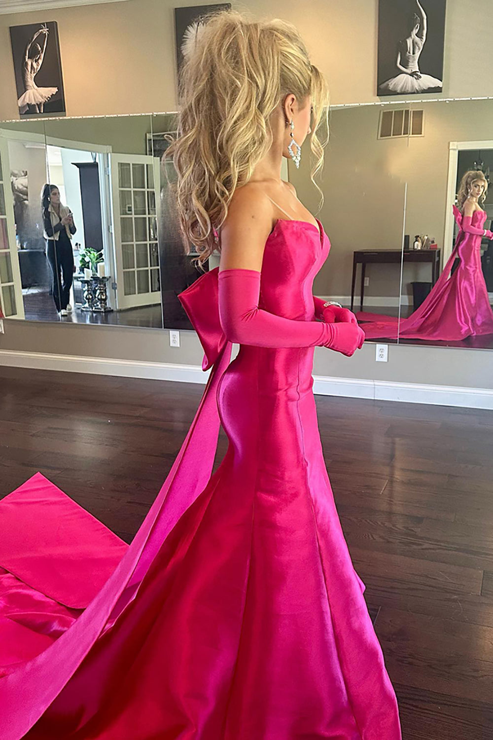 Long Fuchsia Sweetheart Mermaid Prom Dress in Satin with Bow (Gloves not Included)