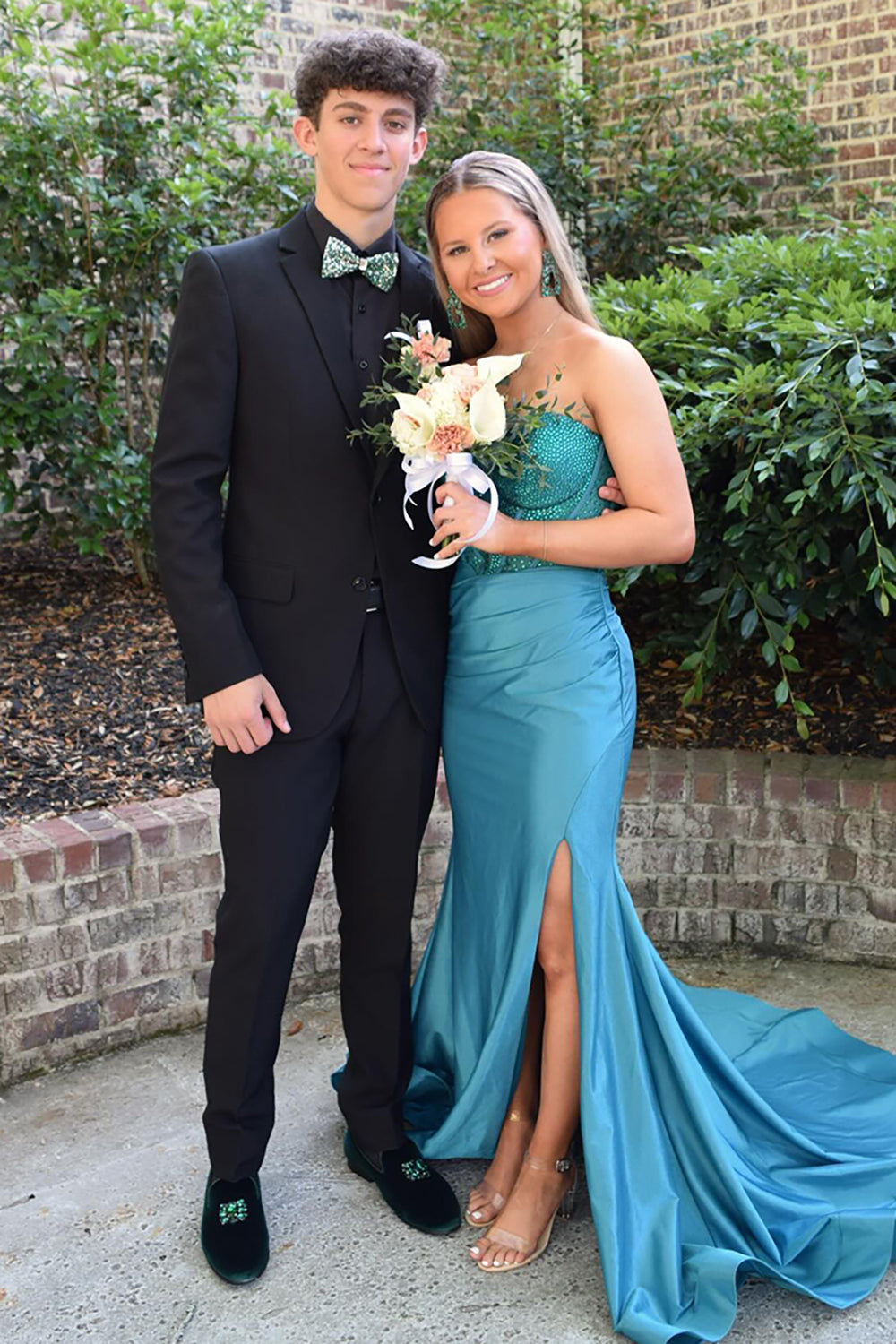 Long Turquoise Satin Mermaid Prom Dress with Sweetheart Neckline and Beading