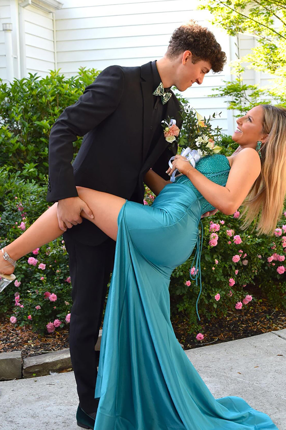 Long Turquoise Satin Mermaid Prom Dress with Sweetheart Neckline and Beading