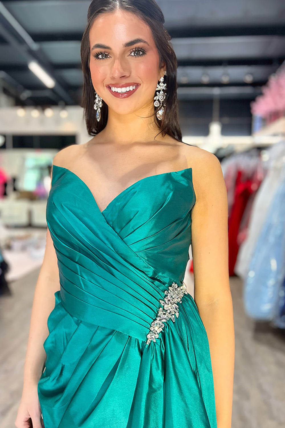 Sweetheart A-Line Prom Dress in Emerald Green with Ruched Satin Long Design