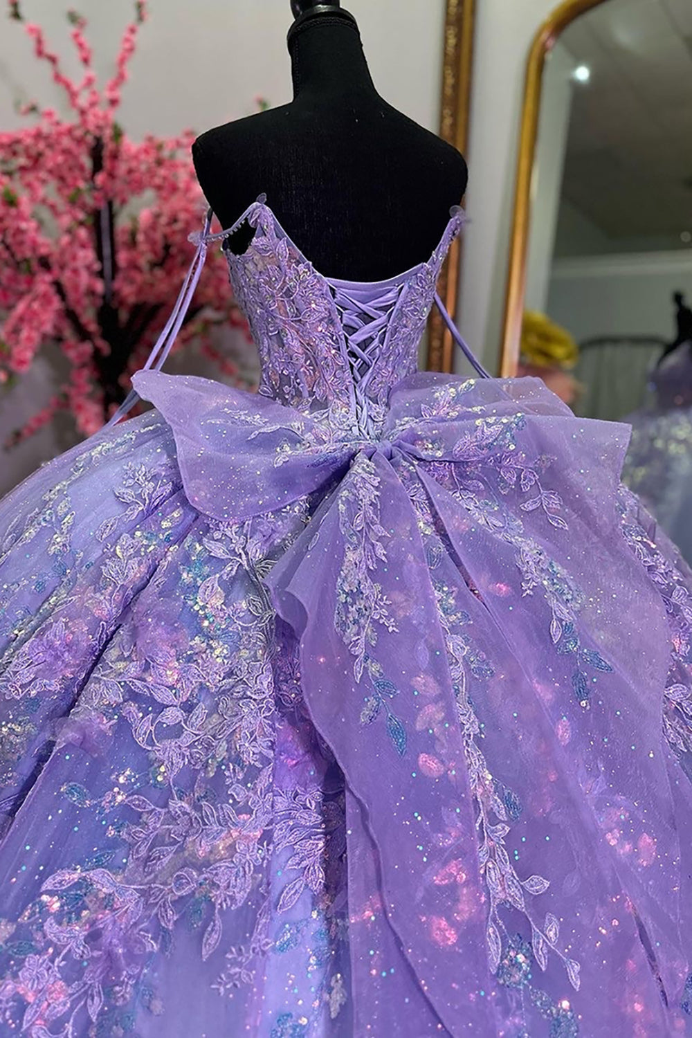 Princess Quinceanera Dress with Sparkly Lavender Spaghetti Straps and Appliques