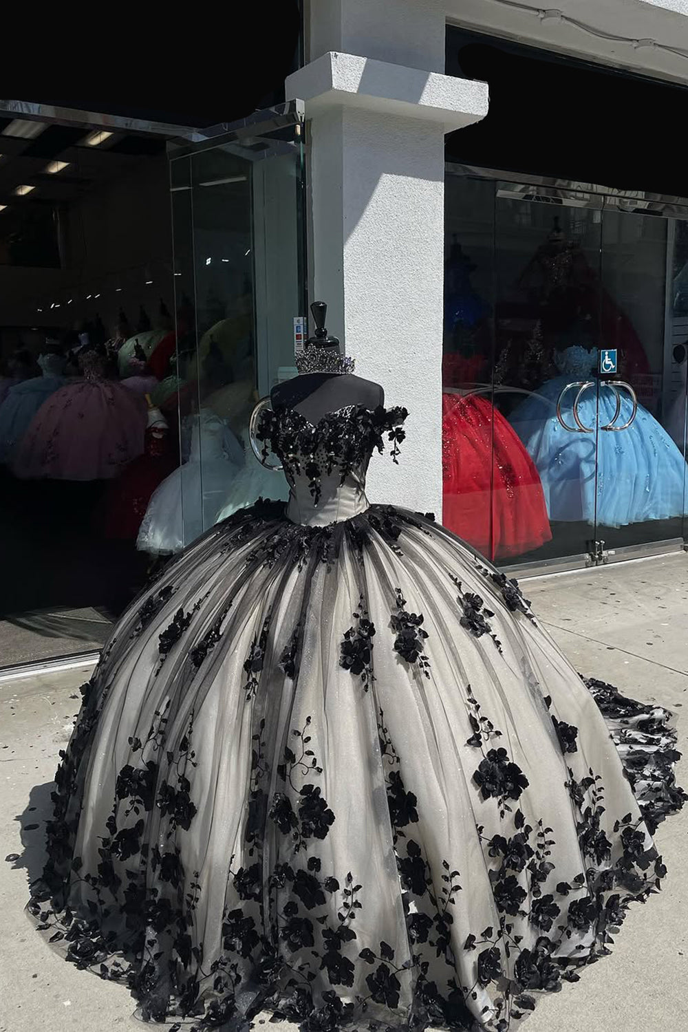 Off the Shoulder Black Champagne Princess Dress with Floral Applique and Tulle Train for Quinceanera