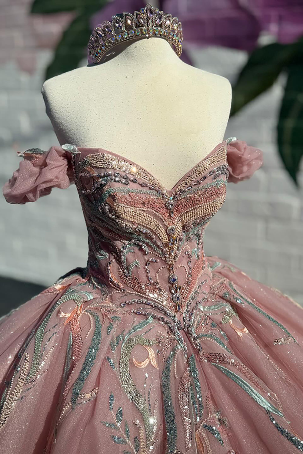 Off the Shoulder Sparkly Grey Pink Ball Gown with Appliqued Train for Quinceanera