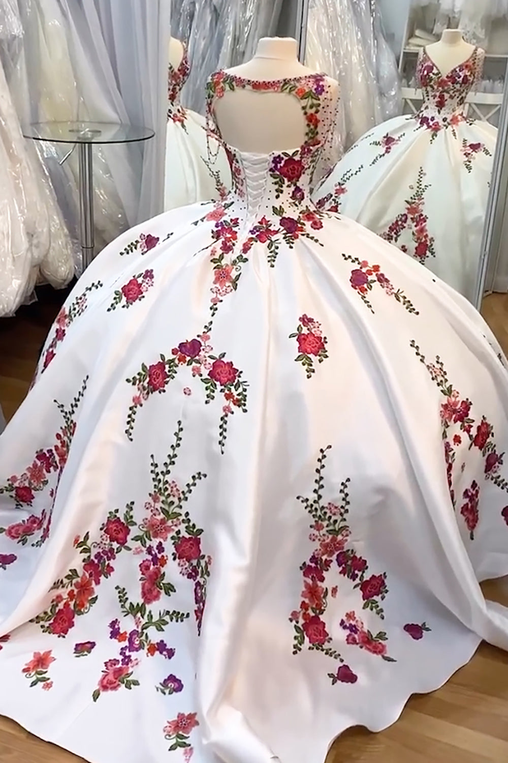 Red Applique Quinceanera Ball Gown in White Satin with V-neck and Fringe
