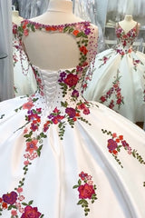 Red Applique Quinceanera Ball Gown in White Satin with V-neck and Fringe