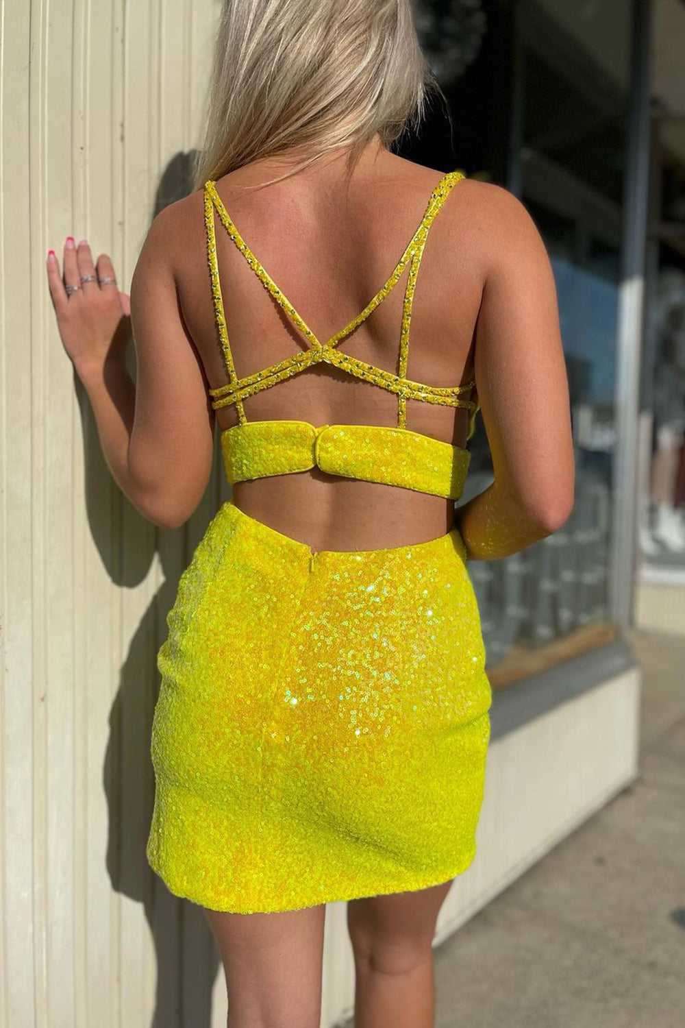 Yellow Deep V-Neck Sequins Tight Homecoming Dress/Mini Dress