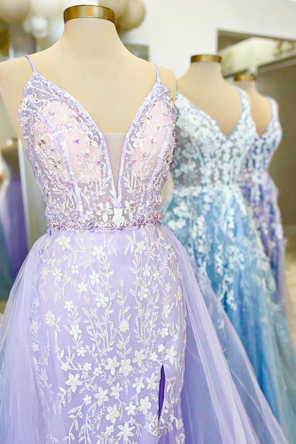 Elegant Light Purple A-Line Long Prom Dress with Spaghetti Straps and Appliques