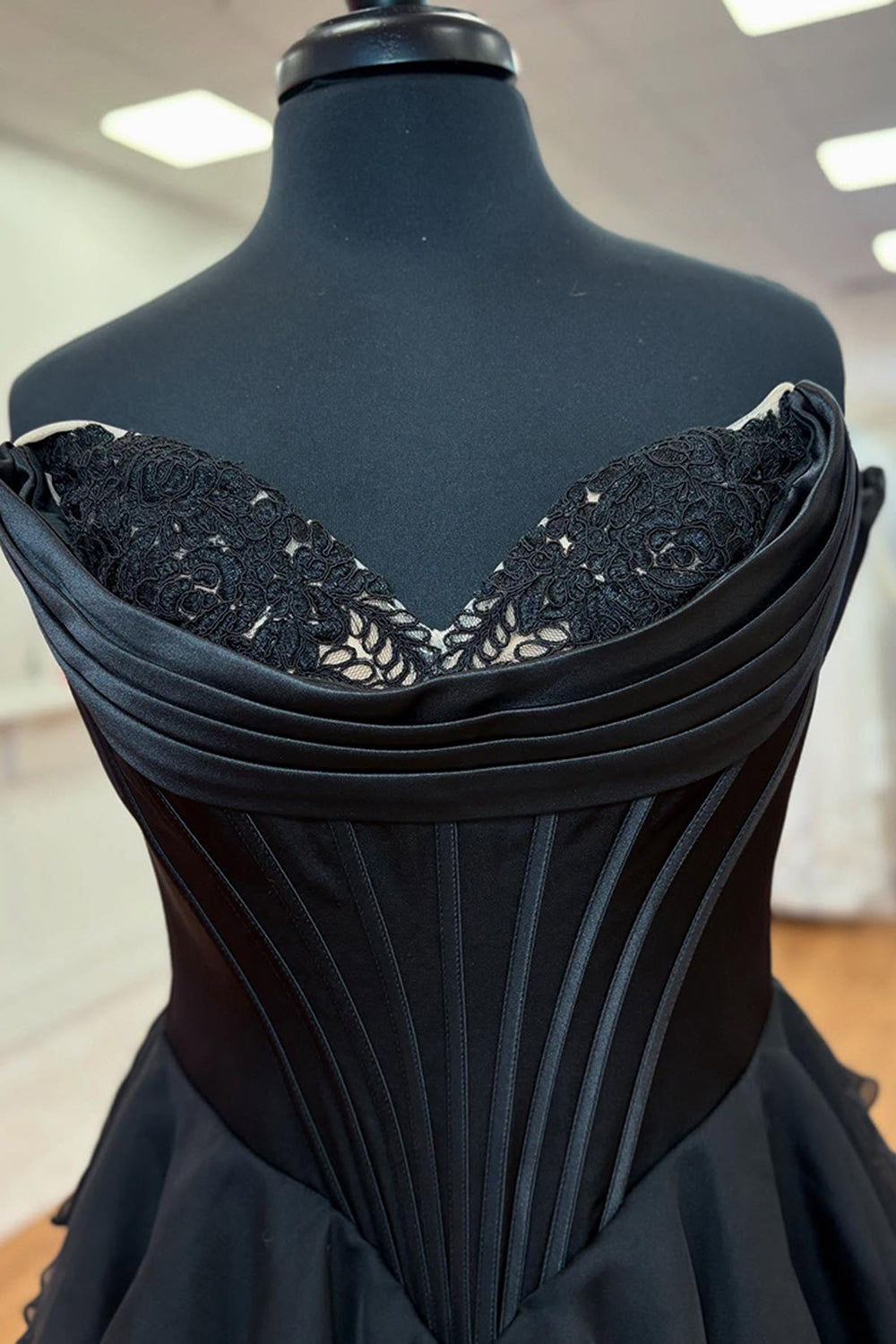 Sweetheart Black Chiffon A-Line Corset Prom Dress Featuring a Tiered Slit