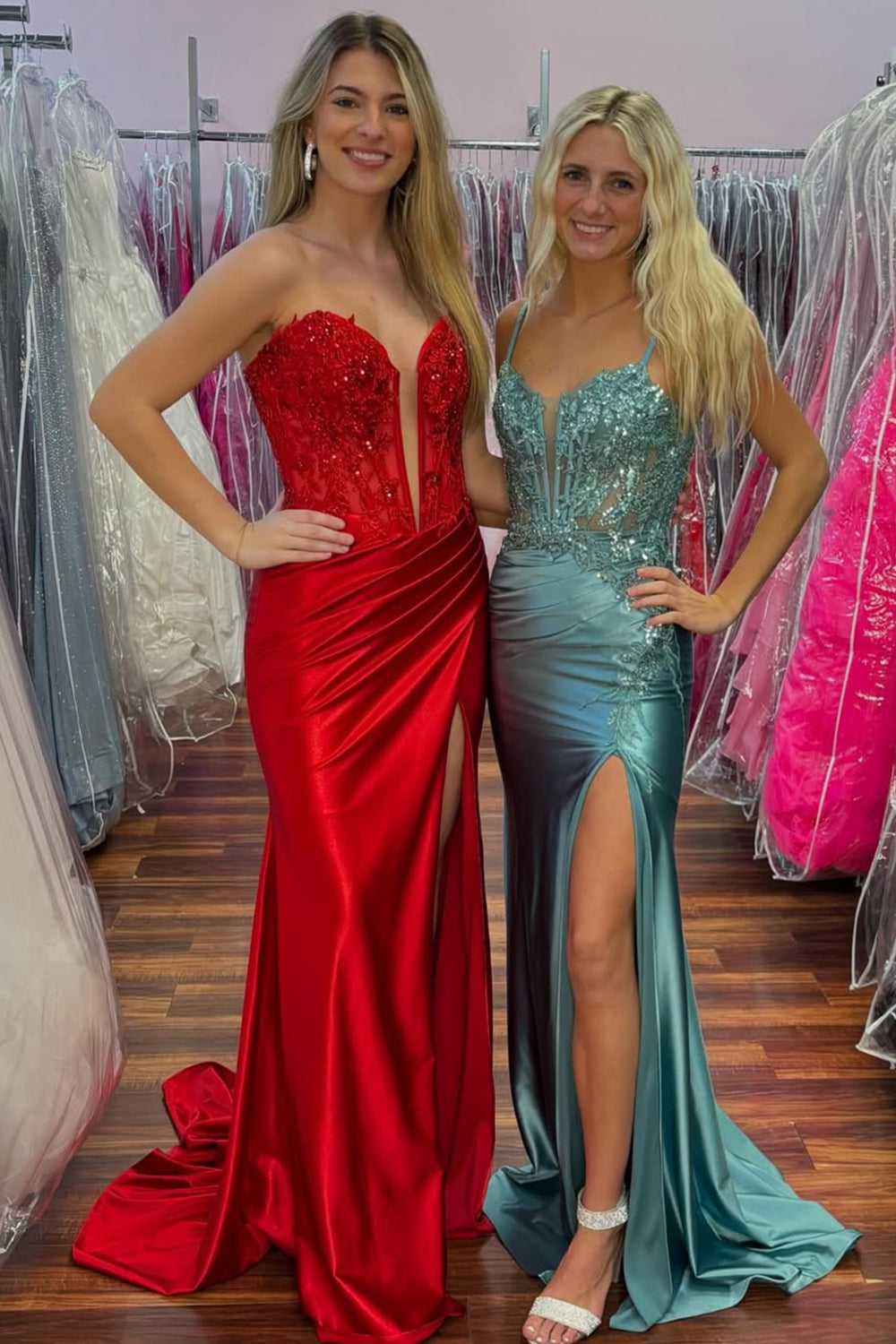 Elegant Red Sweetheart Mermaid Satin Corset Prom Gown with Appliques