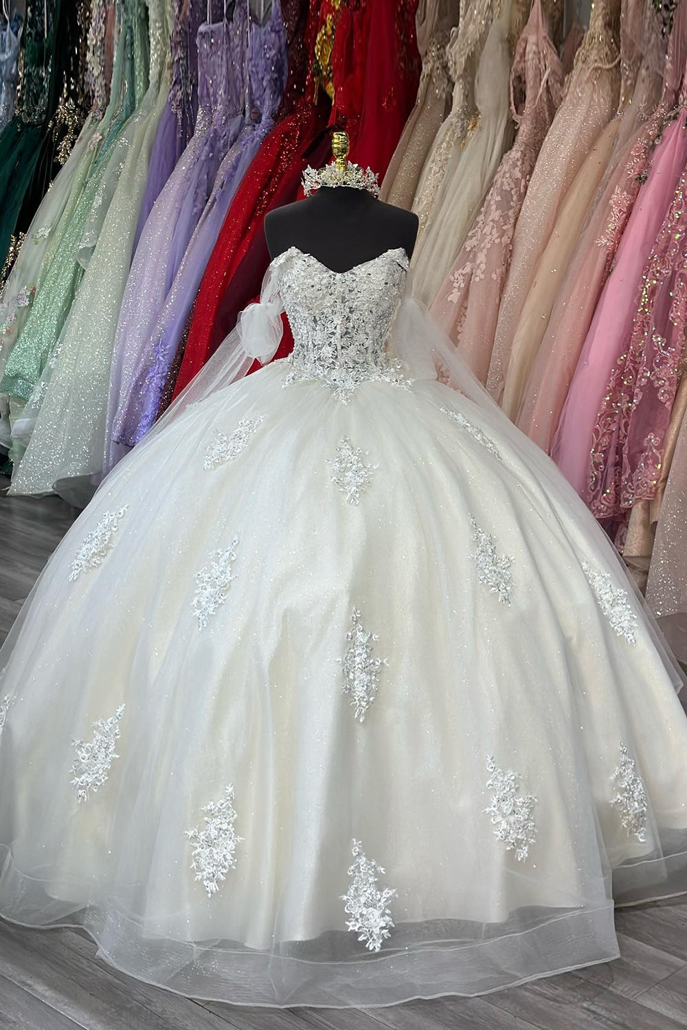 Off-the-Shoulder Ivory Tulle Ball Gown with Applique for Quinceanera