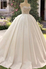 Sweetheart Ivory Ball Gown Princess Quinceanera Dress with Ruched Lace Corset