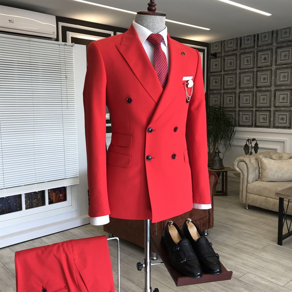 Fashion Red Peaked Lapel Best Double-Breasted Wedding Suits for Groom