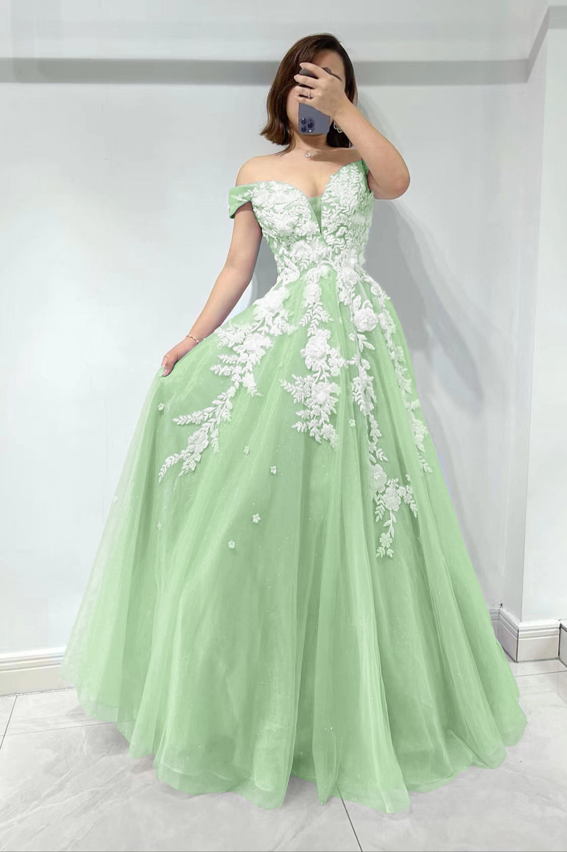 Amazing Lilac Off-The-Shoulder Sweetheart Tulle Evening Dress With Appliques