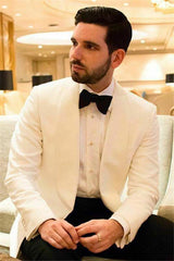 Chic White Shawl Lapel One Button Fit Men's Wedding Suit