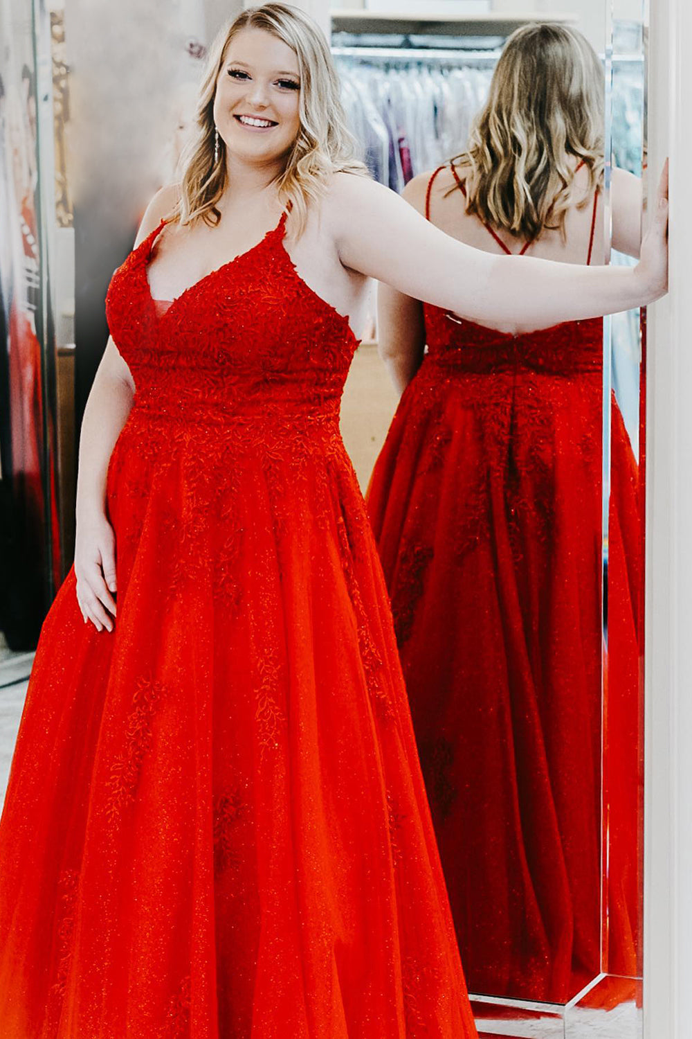 Red Plus Size Long Prom Dress with Spaghetti Straps and Appliques in A-Line