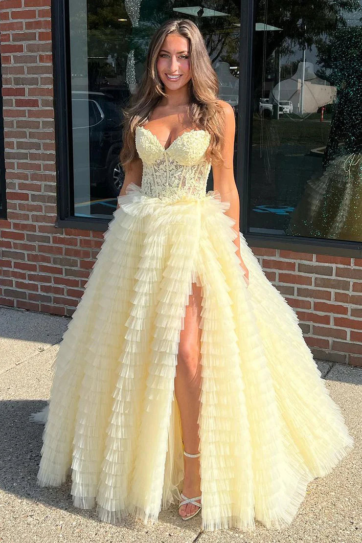 Elegant Pink Sweetheart Corset A-Line Prom Dress Featuring Appliques