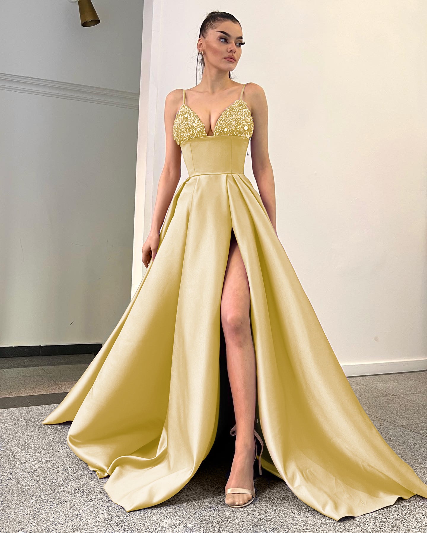 Lavender A-Line Spaghetti-Straps Sequins Evening Dress With Split
