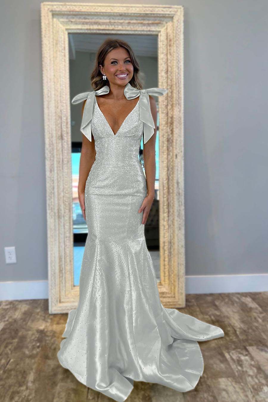 Straps V Neck Sleeveless Long Mermaid Formal Dress With Beading
