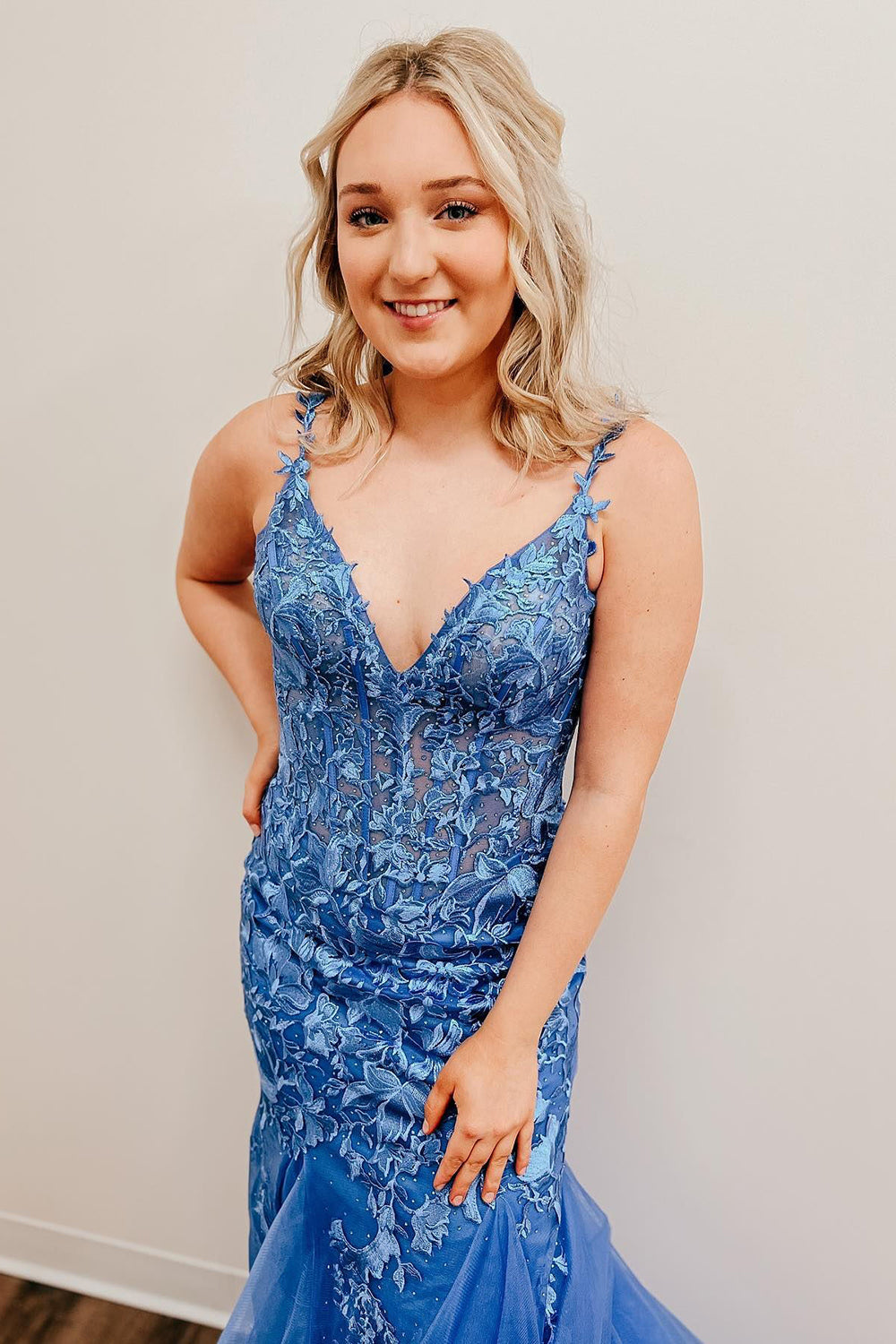 Mermaid Prom Dress in Blue with Spaghetti Straps and Appliques