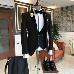 Classic Black Summer Wedding Suits Three-Piece for Groom with Peaked Lapel