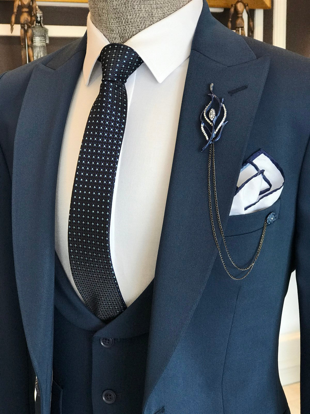 Newest Navy Three-Piece Peaked-Lapel Men's Suits for Business Occasions