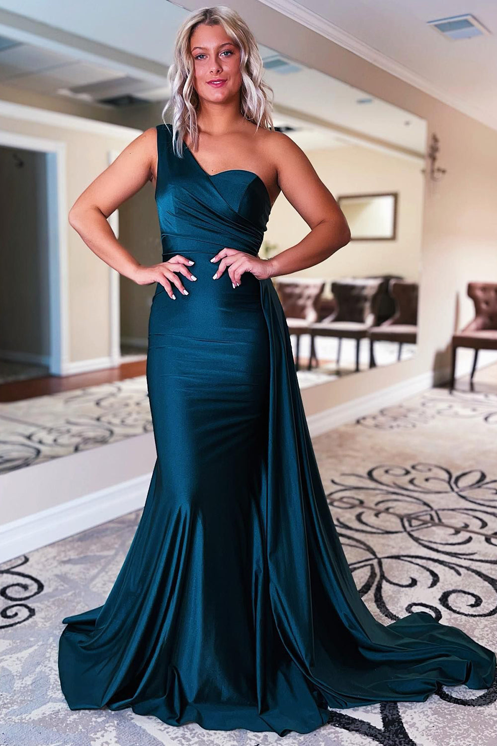 Mermaid Prom Dress with Single Shoulder in Black