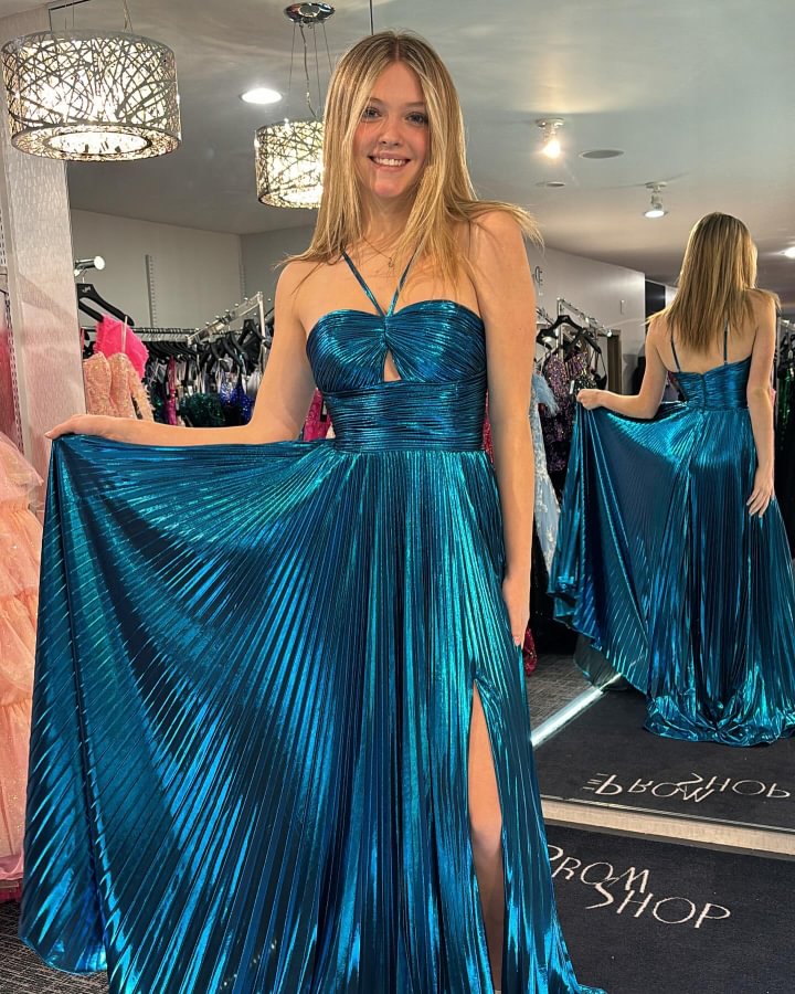 Elegant Green Pleated Halter Neck A-Line Prom Dress with Sparkly Details and Keyhole Slit