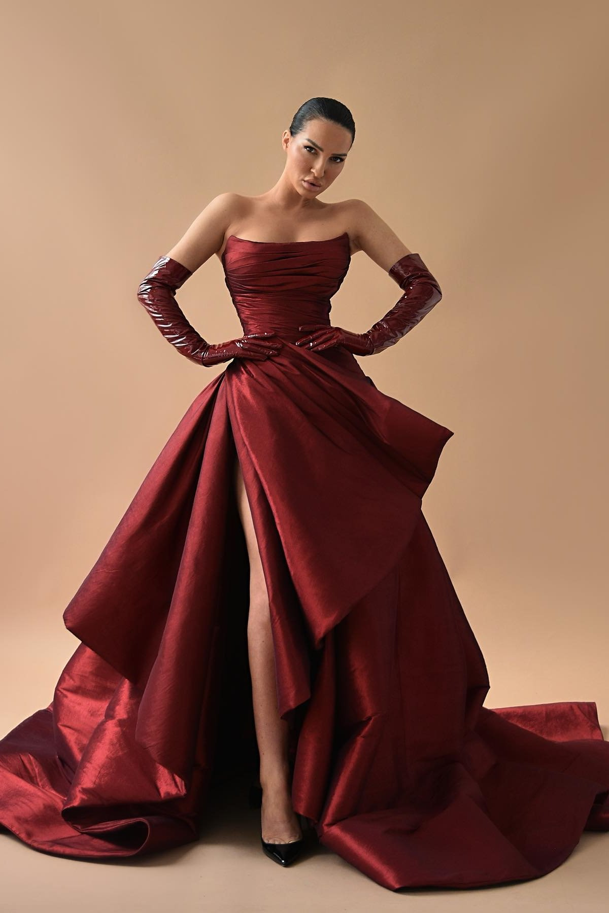 Strapless Sleeveless Long Split Formal Dress With Gloves Pleated