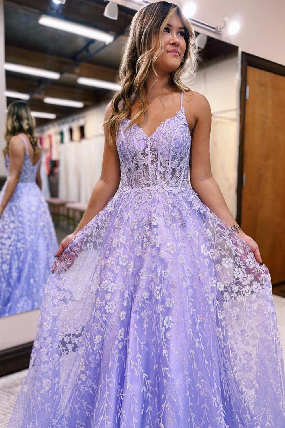 Lilac Corset Prom Dress with Spaghetti Straps and Appliques in A-Line Style