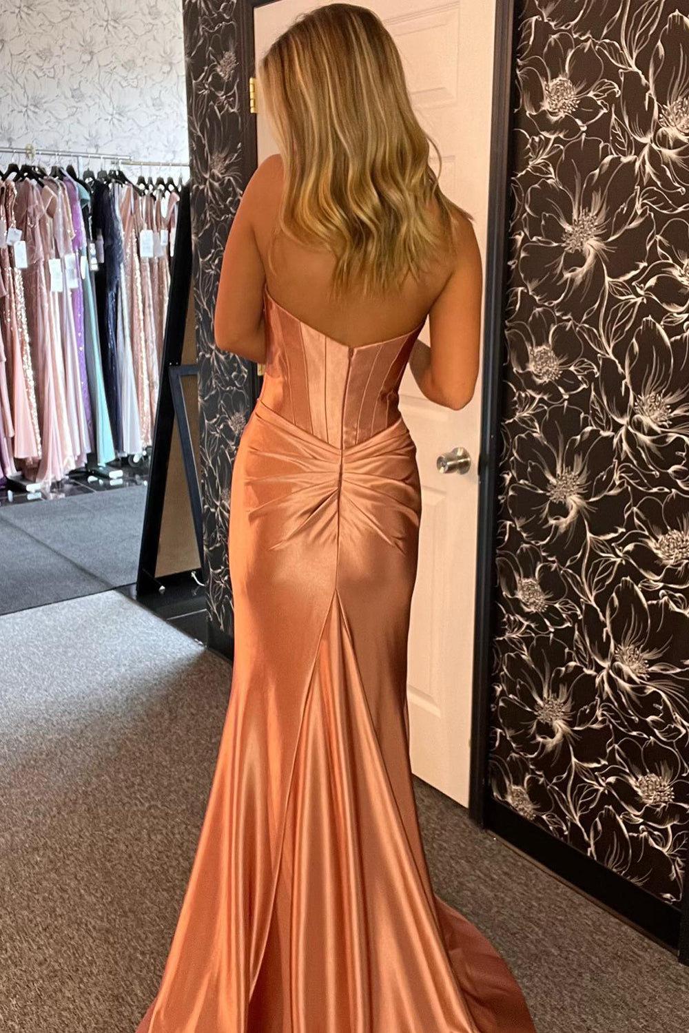 Elegant Long Corset Prom Dress in Gold Sweetheart Satin with Mermaid Cut and Front Split