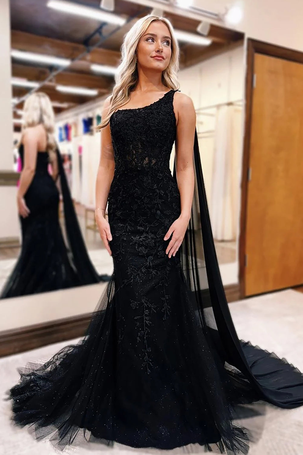 Long Black Corset Prom Dress in Tulle with One Shoulder Cape and Appliques