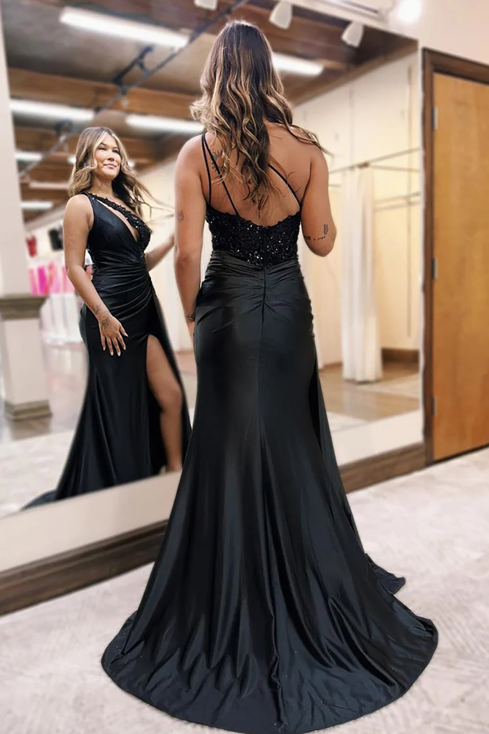 Long Black Mermaid Prom Dress in Satin with One Shoulder and Sequins