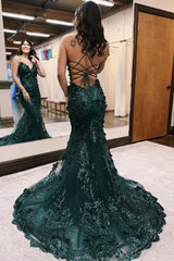 Long Prom Dress with Dark Green Spaghetti Straps Mermaid Cut and Open Back Appliques
