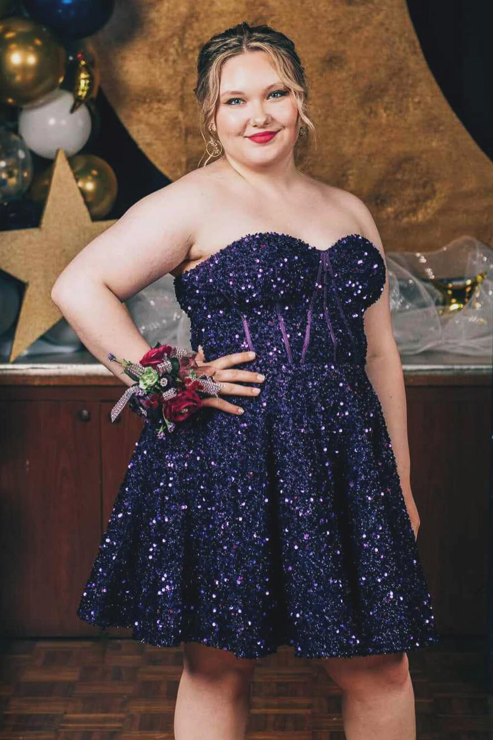 Red A-Line Sweetheart Sequins Short Homecoming Dress/Mini Dress with Pockets