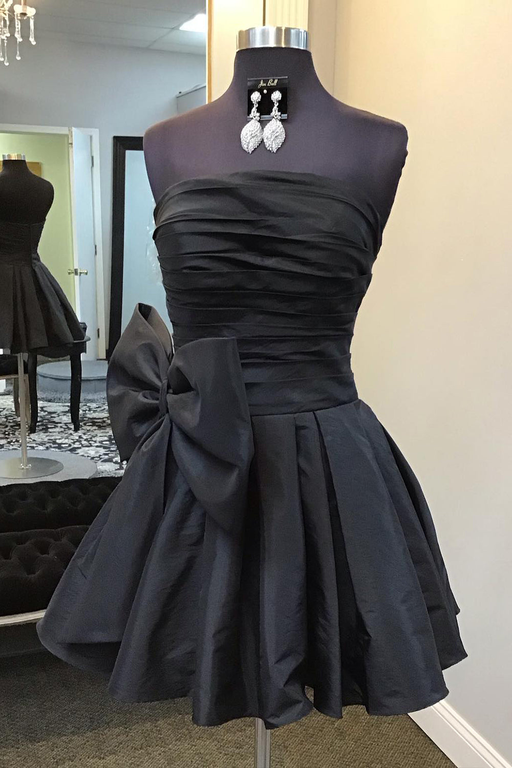 Black Strapless A-Line Short Homecoming Dress/Mini Dress with Bowknot