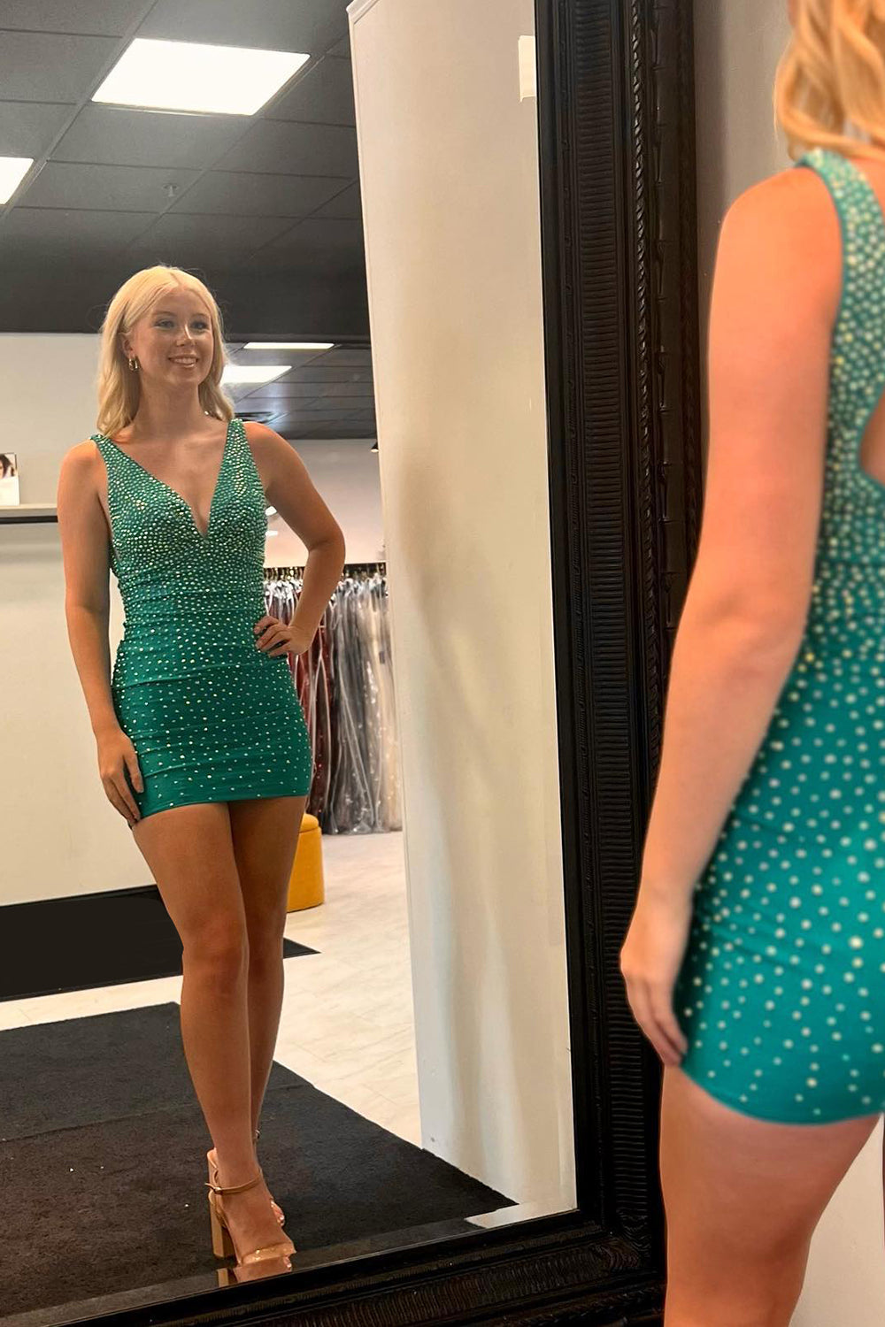 Sparkly Coral Beaded V-Neck Backless Tight Short Homecoming Dress/Mini Dress