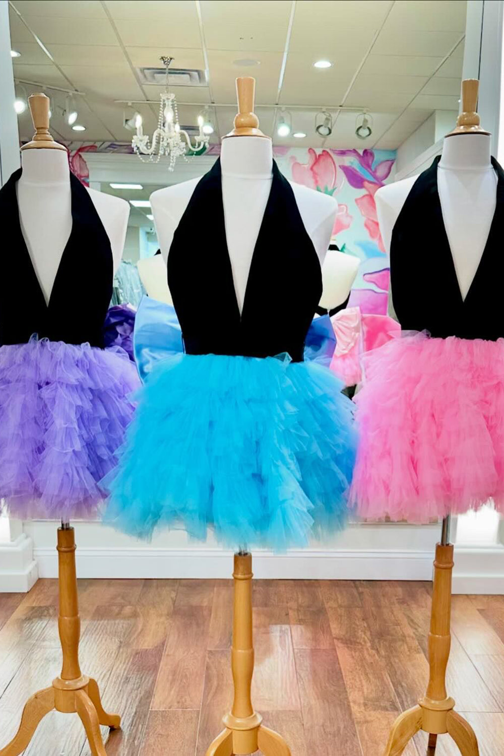 Lilac V-Neck A-Line Halter Tiered Short Homecoming Dress/Mini Dress With Bow