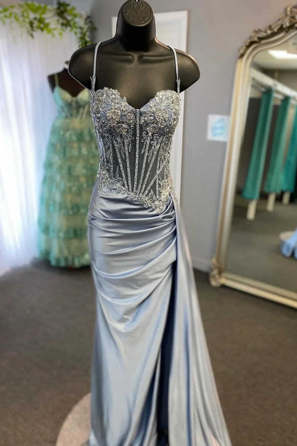 Elegant Silver Satin Mermaid Prom Dress with Spaghetti Straps and Appliques