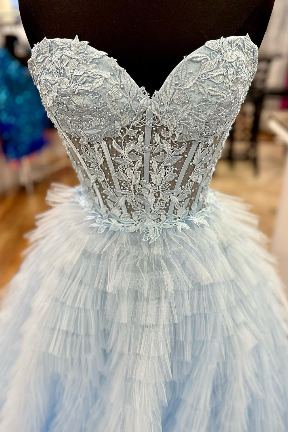 Elegant Pink Sweetheart Corset A-Line Prom Dress Featuring Appliques