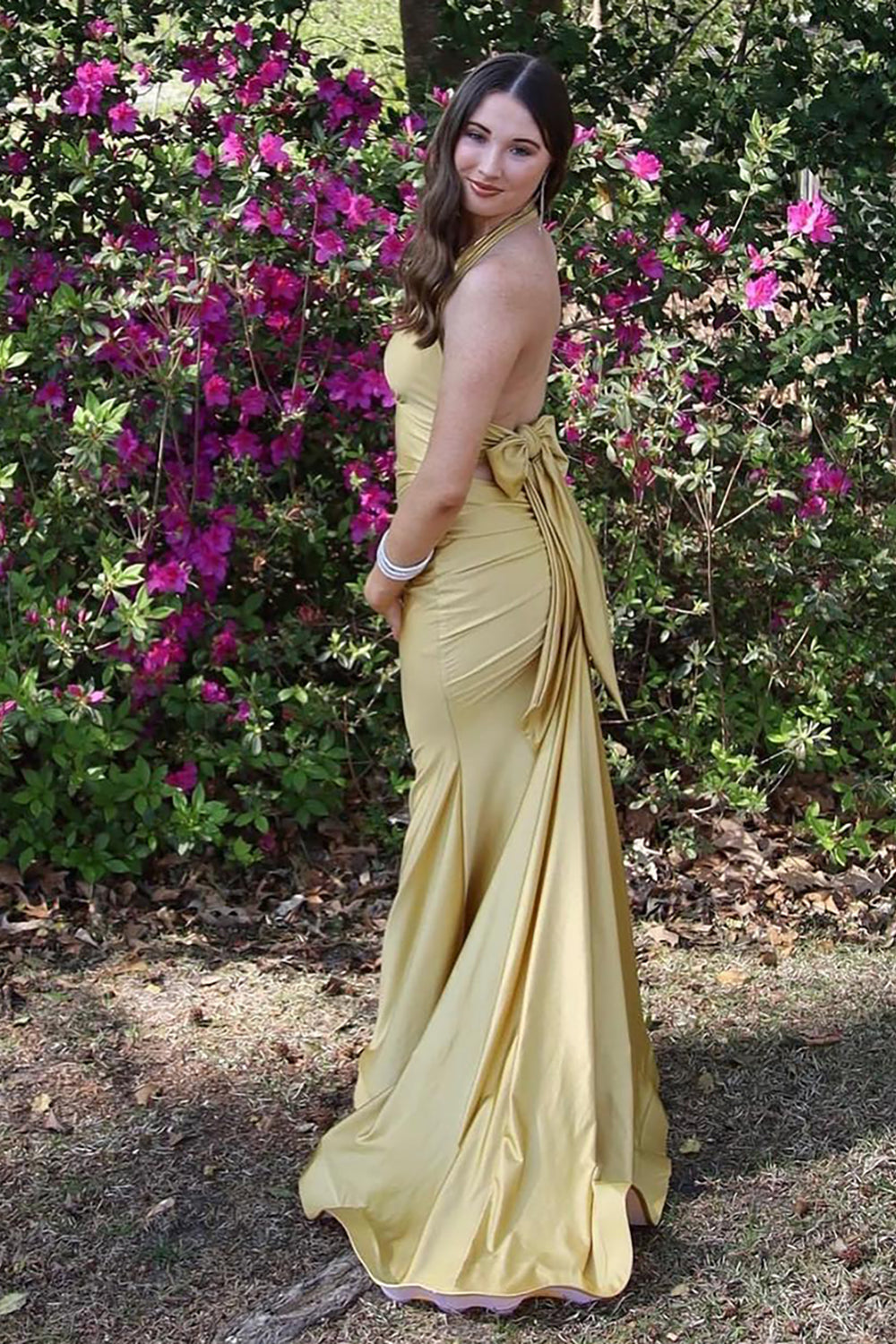 Elegant Light Blue Satin Mermaid Prom Dress with Halter Neck and Backless Design