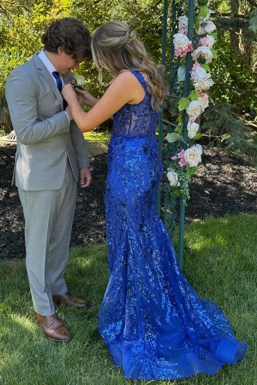 Golden Sparkle Mermaid Prom Dress with Shoulder Slit and Sequins