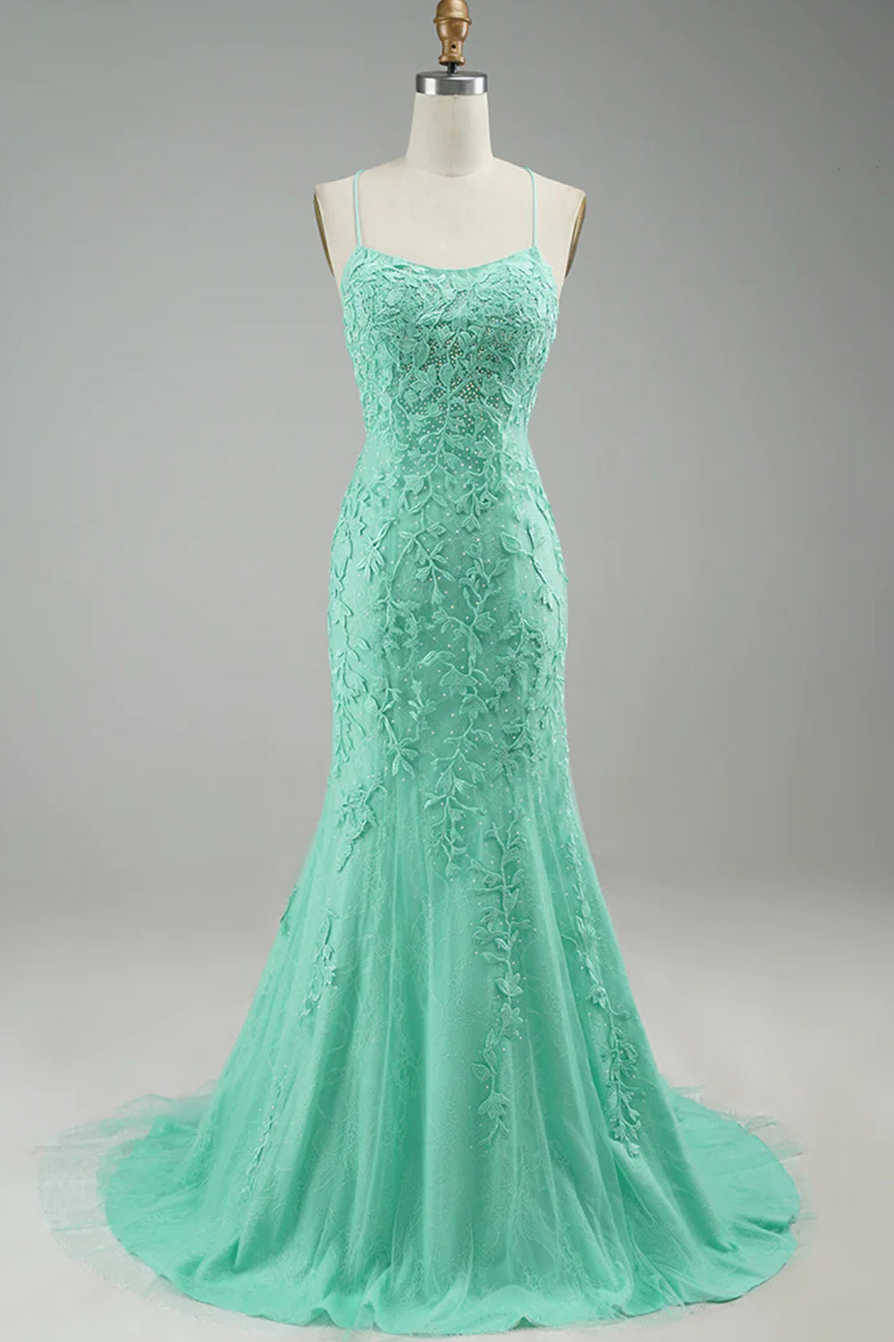Long Prom Dress in Lilac with Mermaid Silhouette and Spaghetti Straps Featuring Appliques
