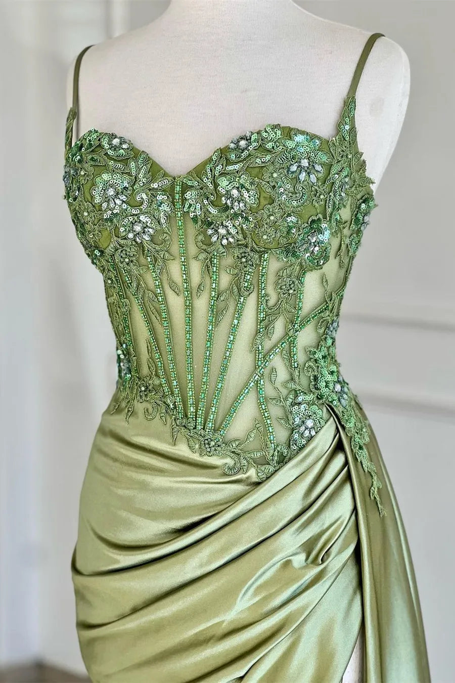 Elegant Silver Satin Mermaid Prom Dress with Spaghetti Straps and Appliques