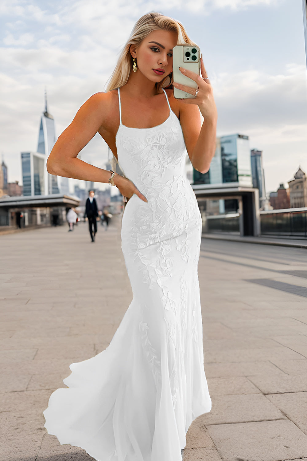 Long Prom Dress in Lilac with Mermaid Silhouette and Spaghetti Straps Featuring Appliques