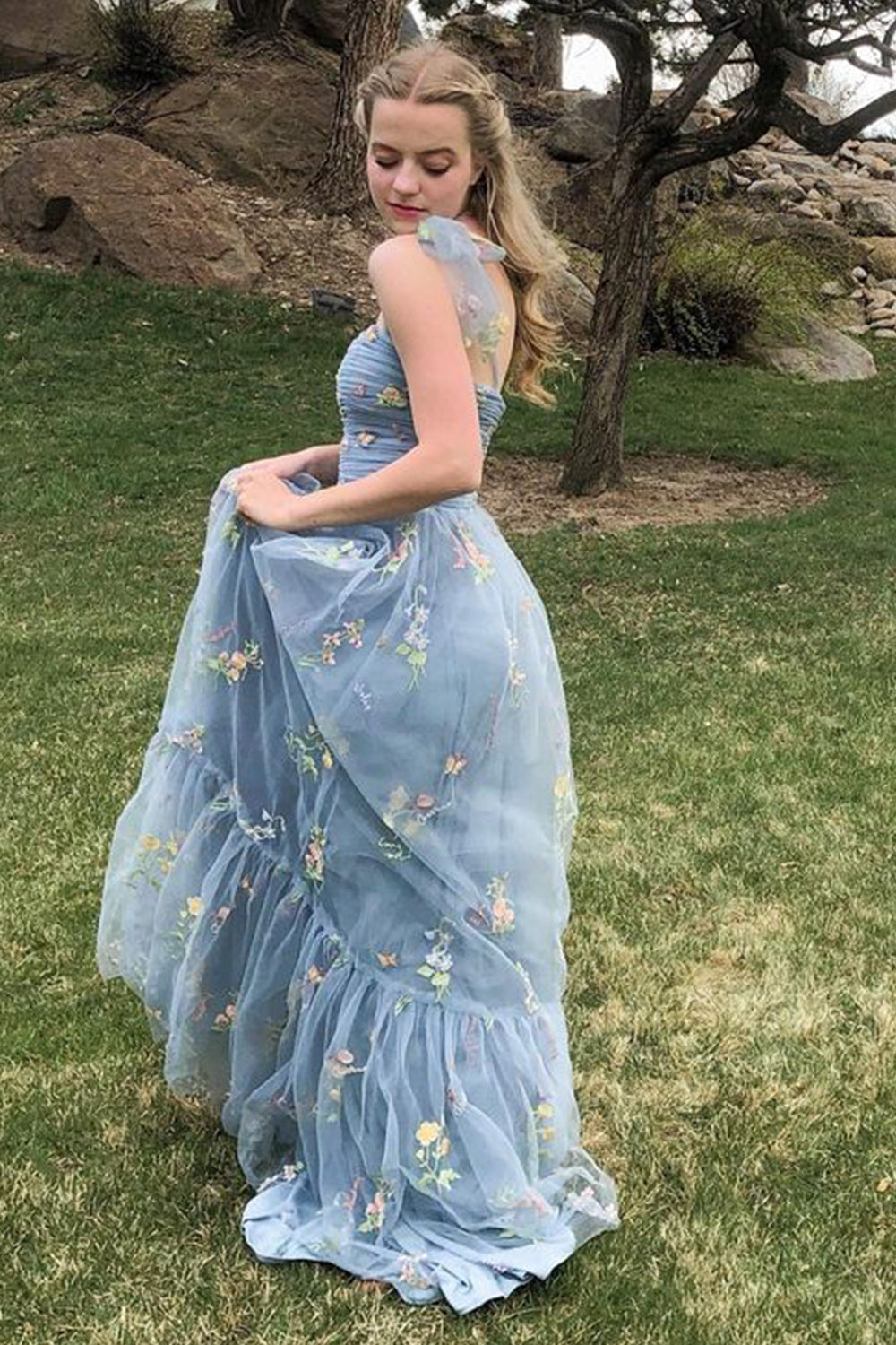 Long Green Prom Dress with Spaghetti Straps and A-Line Embroidery