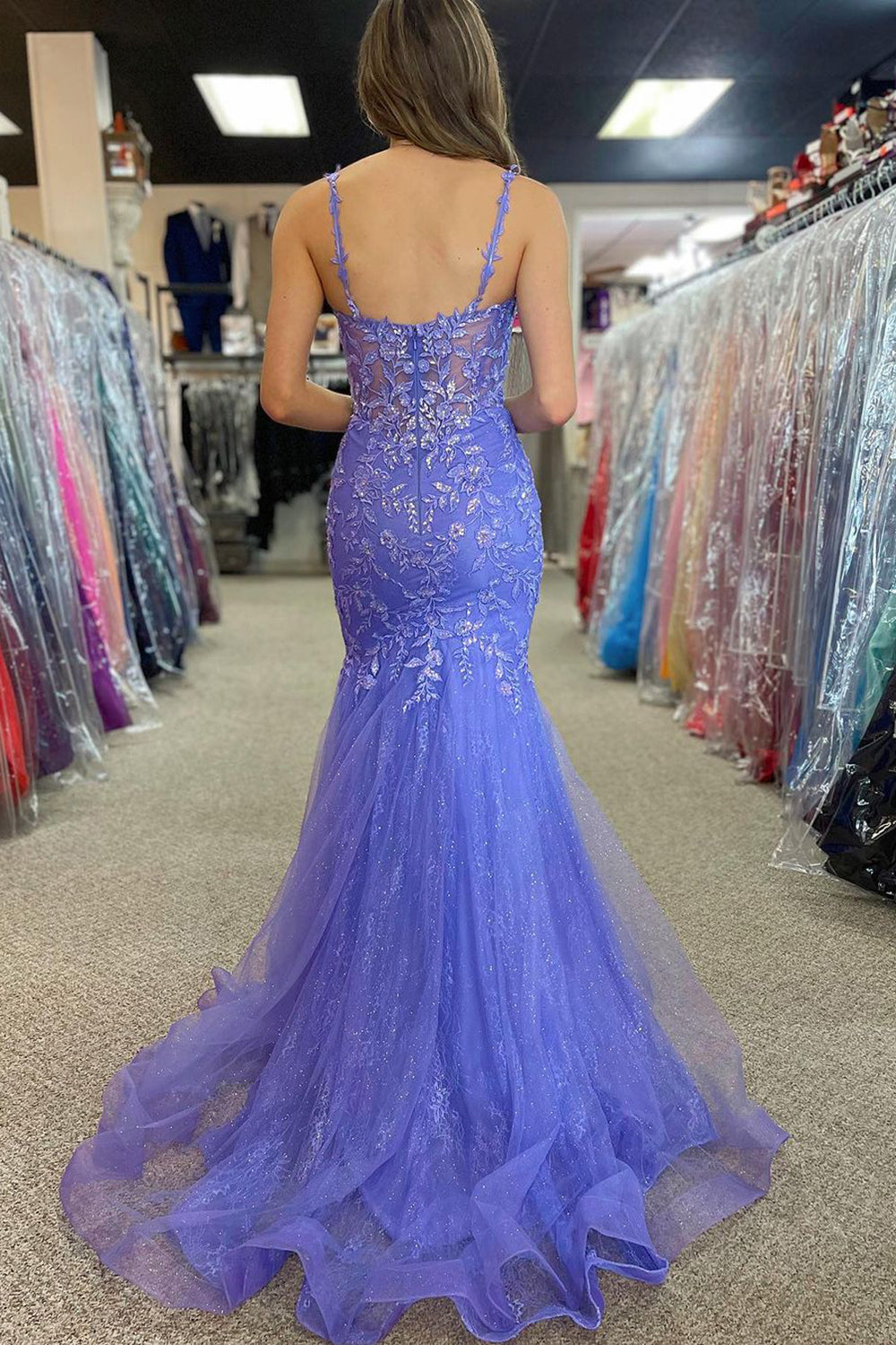 Elegant Lilac Long Prom Dress with Mermaid Silhouette and Spaghetti Straps Adorned with Appliques