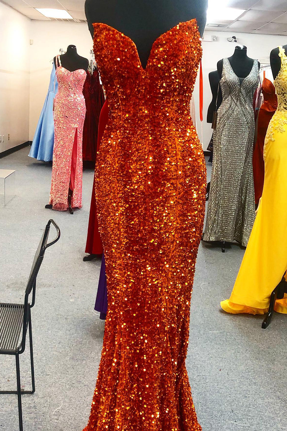 Dark Green Sequined Long Prom Dress with Sweetheart Mermaid Silhouette