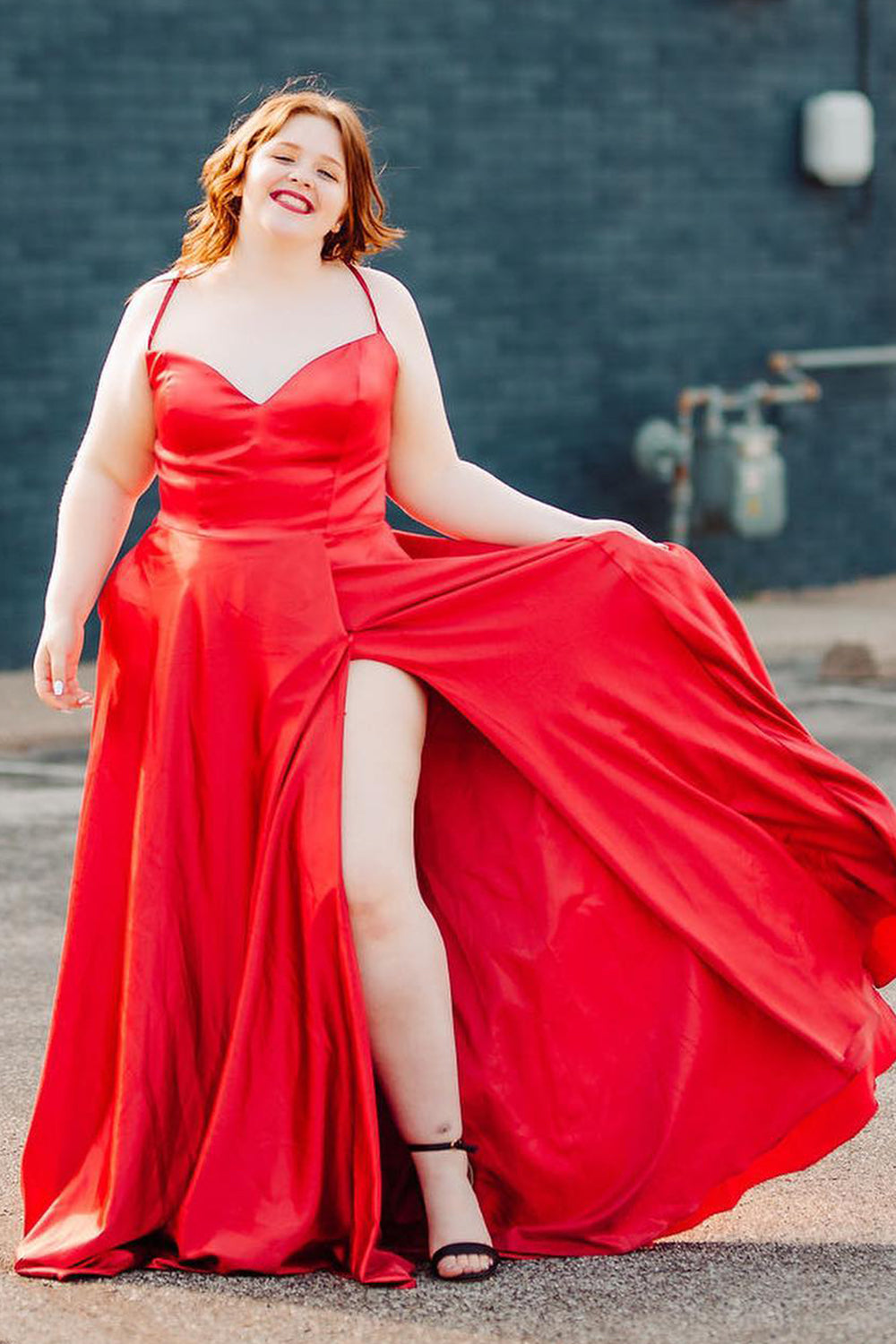 Plus Size Red A-Line Prom Dress Featuring Spaghetti Straps and a Slit
